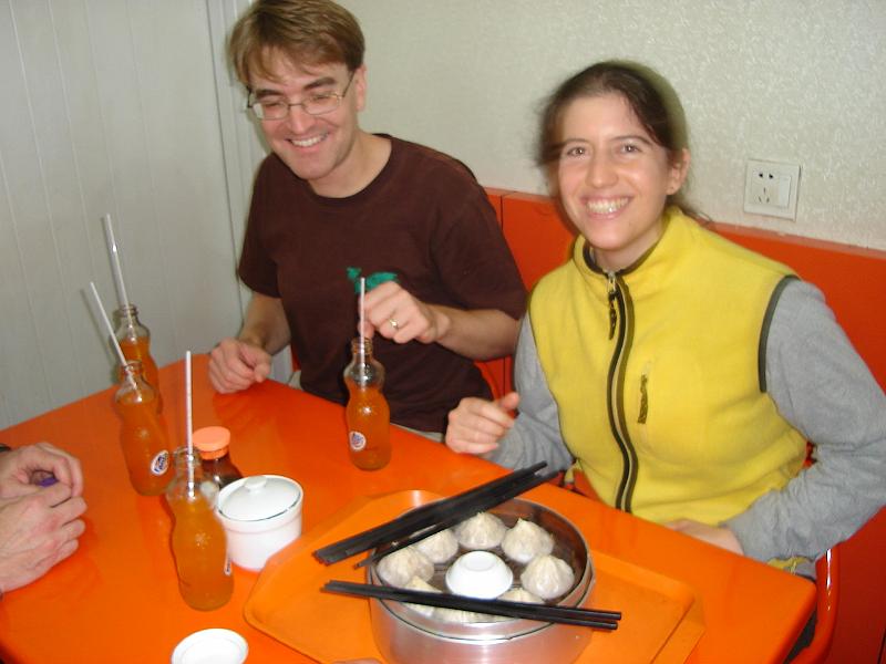 DSC01878.JPG - Supper at Brenda and Andrew's second favorite restaurant in Nanjing. 21 October 2009