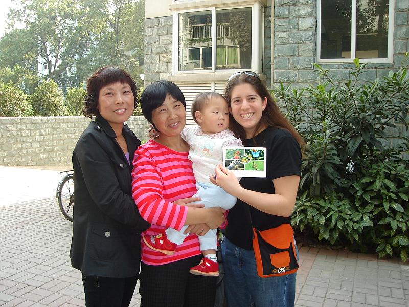 DSC01906.JPG - The "aunties" that deliver the mail to Brenda and Andrew, among other things. 22 October 2009