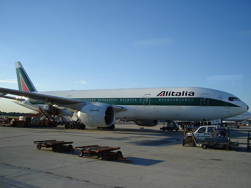 DSC00985.JPG - Our plane. 11 July 2007