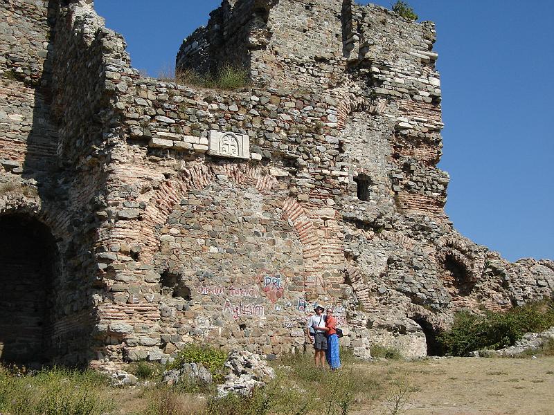 DSC01333.JPG - Matt and Gretchen by the ruins of Anadolu Kavagi Kalesi, a medieval castle on the top of the hill.  Had time permitted they would have climbed the ramparts. 16 July 2007