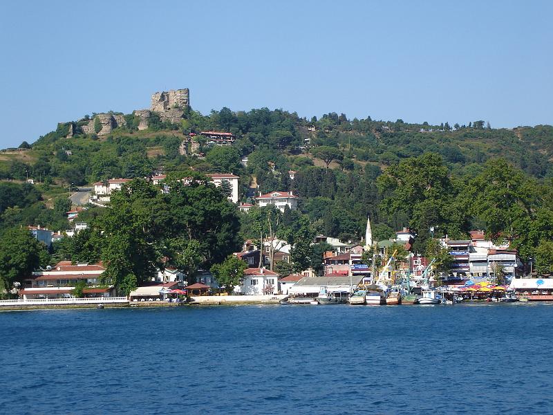 DSC01338.JPG - The view from the ferry of Anadolu Kavagi and the Andolu Kavagi Kalesi as it leaves the port. 16 July 2007