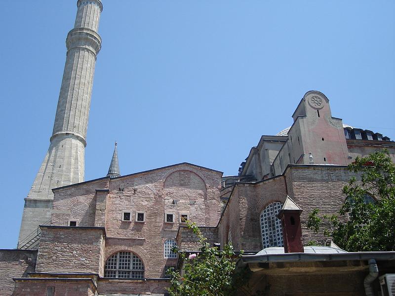 DSC01378.JPG - Exterior of the Haghia Sophia (Aya Sofya Camii). 17 July 2007