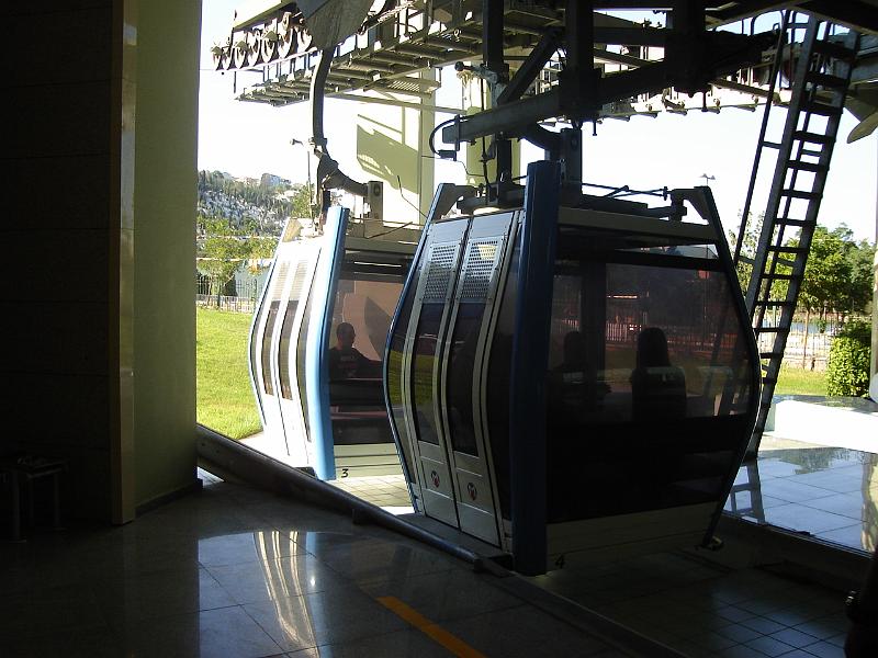 DSC01413.JPG - A very modern suspended funicular railway.  It takes people from the end of the Golden Horn up to the top of the hill and the Pierre Loti restaurant complex. 17 July 2007
