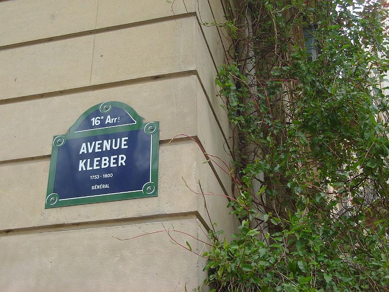 DSC02334.JPG - Avenue Kleber - stomping grounds of our friend, Kim.  Paris 17 April 2008