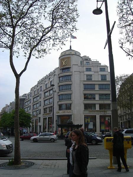 DSC02338.JPG - An LV (Louis Vuitton) shop on the Champs Elysées  No sign of any Keith Richards stuff.  Paris 17 April 2008