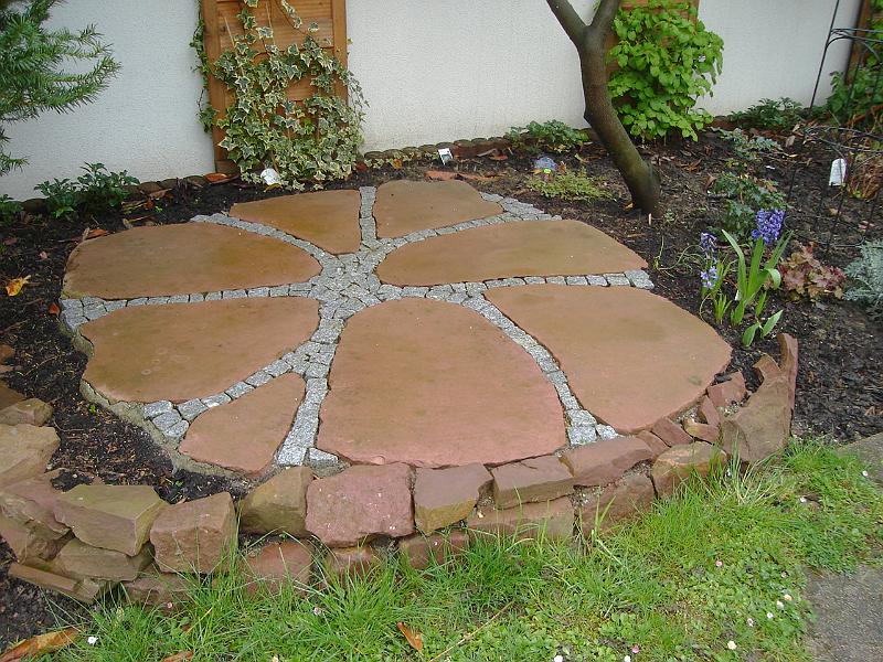 DSC02359.JPG - An interesting stone platform in Dorethea's garden. 19 April 2008