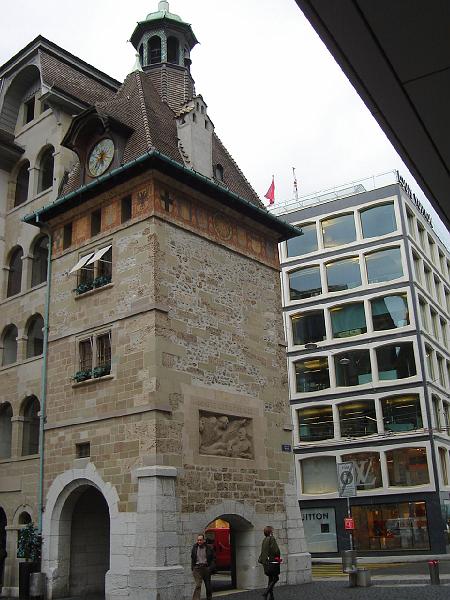 DSC02439.JPG - Old Town Geneva next to the new. 21 April 2008