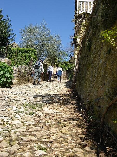 DSC02542.JPG - Bill, Tony, and Viv climbing up to Castelnaud.  France 24 April 2008