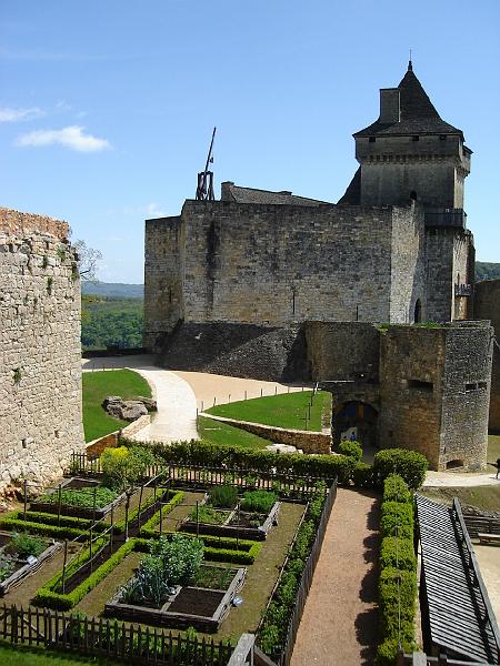 DSC02553.JPG - The herb garden at Castelnaud.  France 24 April 2008