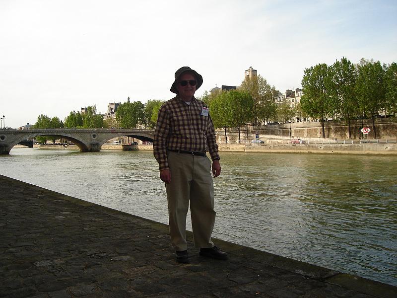 DSC02628.JPG - Bill on the left bank of the Seine.  Paris France 26 April 2008