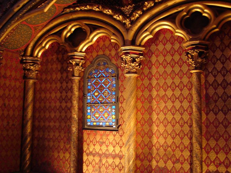 DSC02650.JPG - A side chapel of the upper chapel of Sainte Chappelle.  Paris France 27 April 2008
