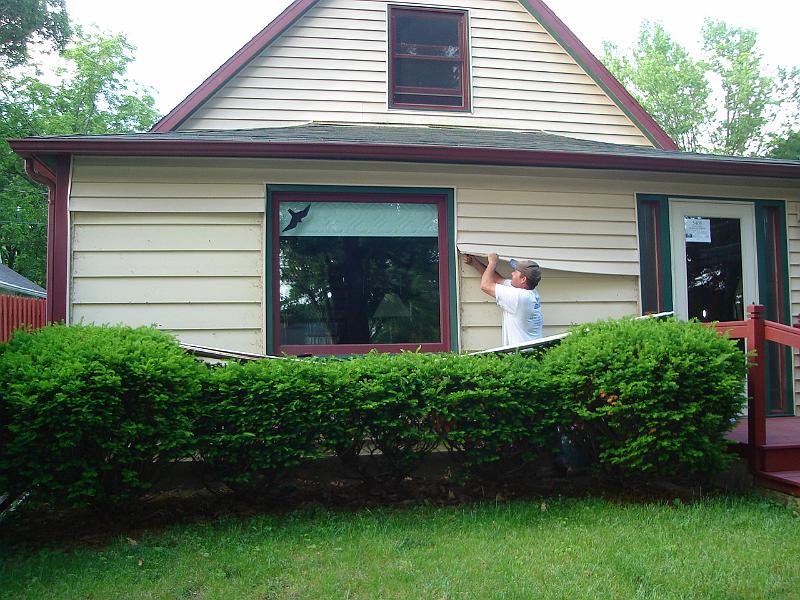 DSC01178.JPG - Starting front window removal. 12 June 2009