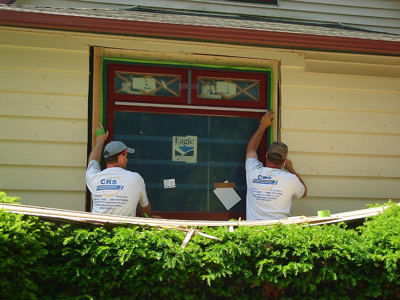 DSC01188.JPG - New window in. 12 June 2009