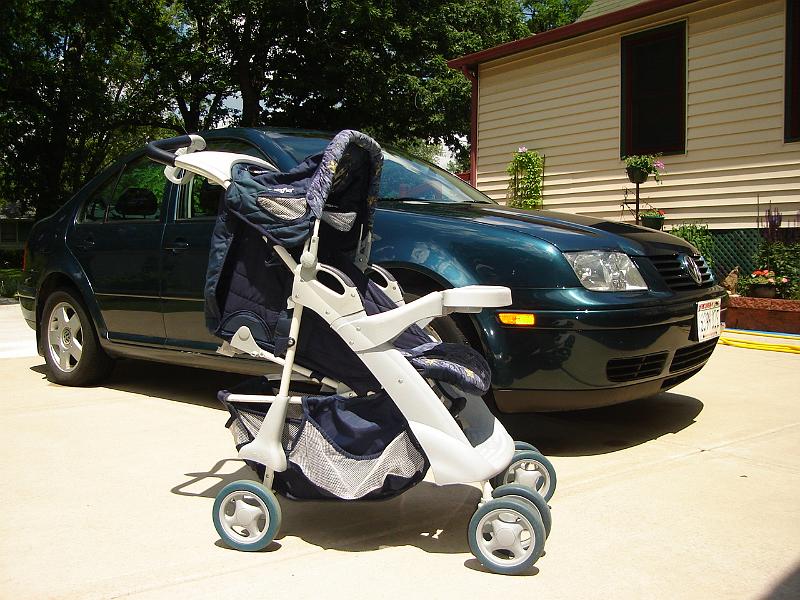 DSC01229.JPG - Ready for Sebastian's first visit. 20 June 2009