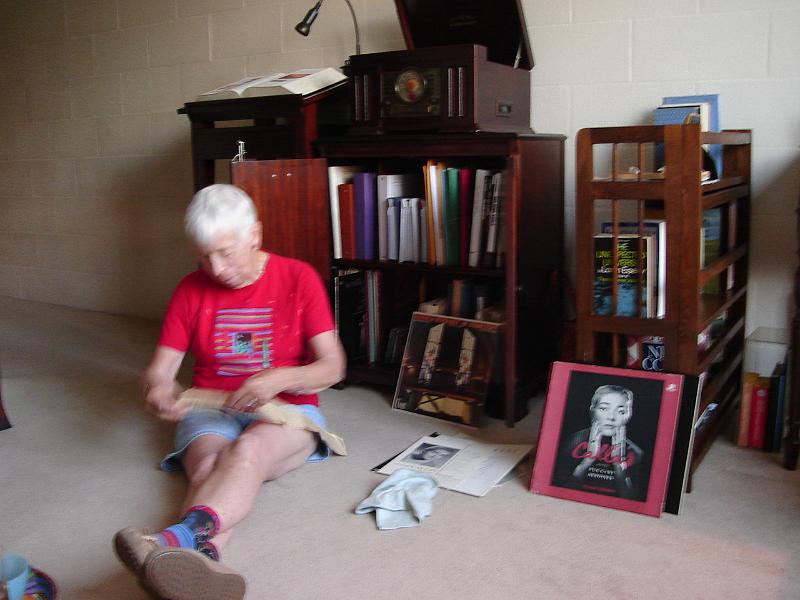 DSC01443.JPG - Ramona listening to her recordings of Jussi Bjoerling, Joan Sutherland, Marilyn Horne, Maria Callas, Elisabeth Schwartzkopf, Stan Getz, Astrud Gilberto, Roger Nyquist, and Kay Starr. 11 August 2009