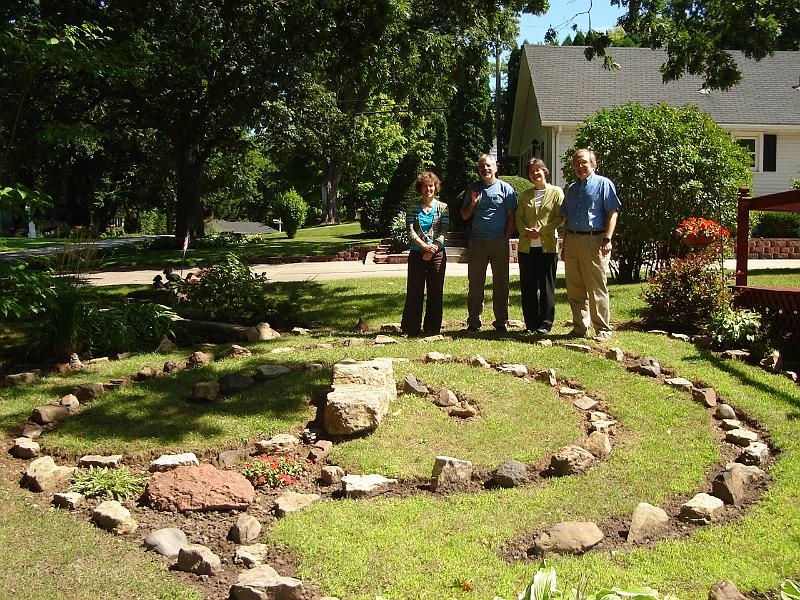 DSC01505.JPG - Dorothea, Dave, Janet, and Bill with the labyrinth in front. 30 August 2009