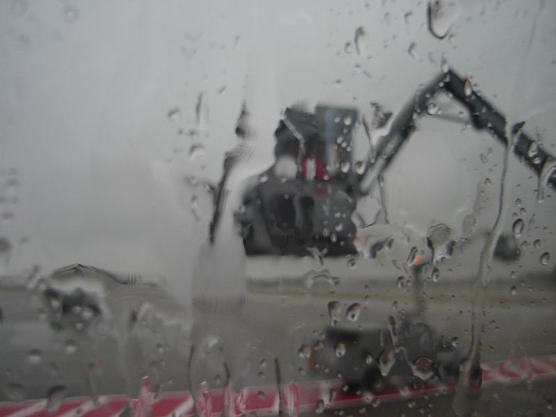 DSC01642.JPG - More de-icing. 15 October 2009