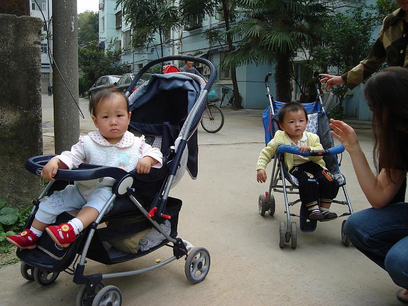 DSC01902.JPG - Some of the children in Andrew and Brenda's apartment complex. 22 October 2009