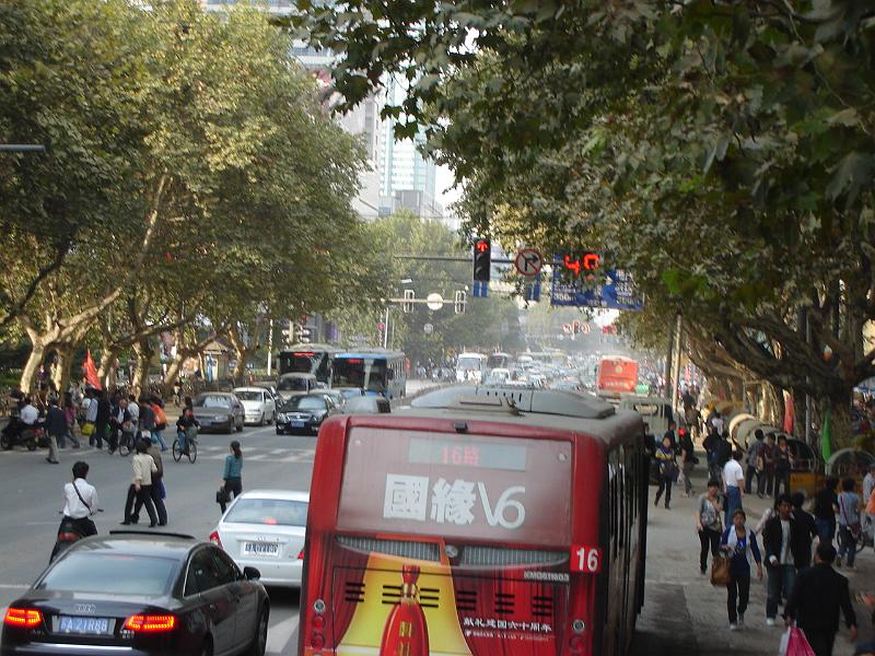 DSC02033.JPG - Traffic in Nanjing. 24 October 2009