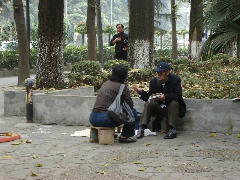 DSC02150.JPG - Counseling in the park. 27 October 2009