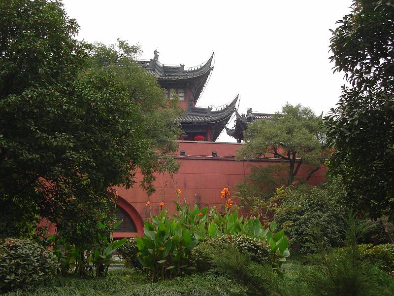 DSC02159.JPG - The gardens at the Zhonglou. 27 October 2009
