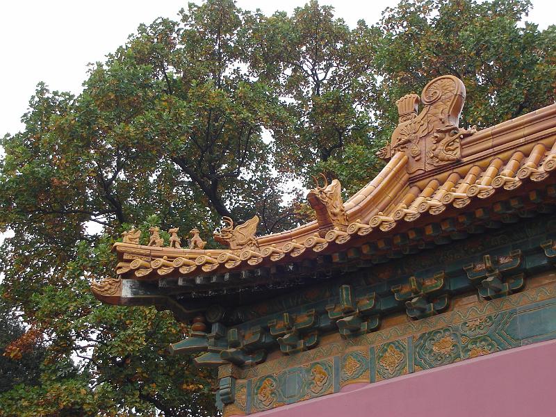 DSC02223.JPG - Details in the Xiaoling Tomb of the Ming Dynasty, situated on the southern slope of the Single-dragon Mound.  It is the tomb of Zhu Yuanzhang, founding emperor of the Ming Dynasty and his queen. 28 October 2009