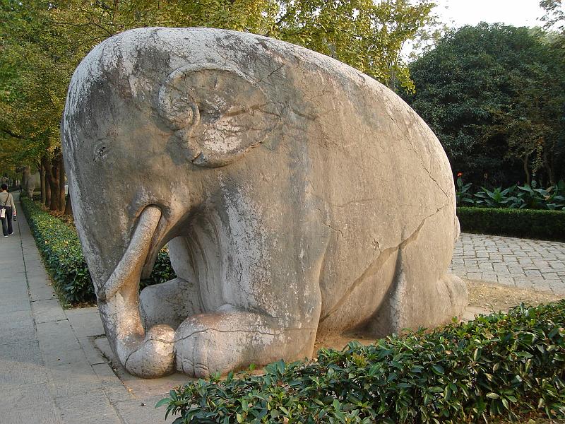 DSC02246.JPG - Stone elephant on the Sacred Avenue. 28 October 2009