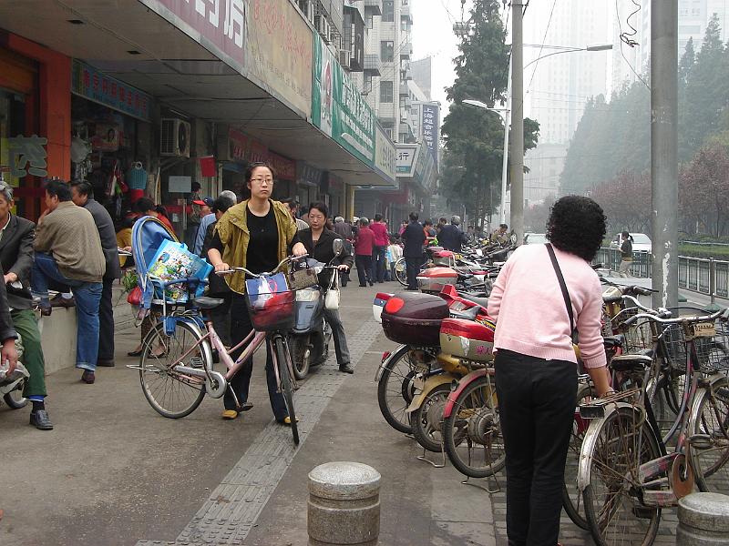 DSC02286.JPG - Many bicycles in Nanjing. 30 October 2009