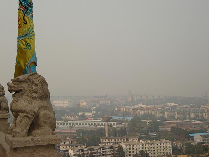DSC02356.JPG - One last attempt to see the Yangtze, the bridge, and the mountains. 30 October 2009