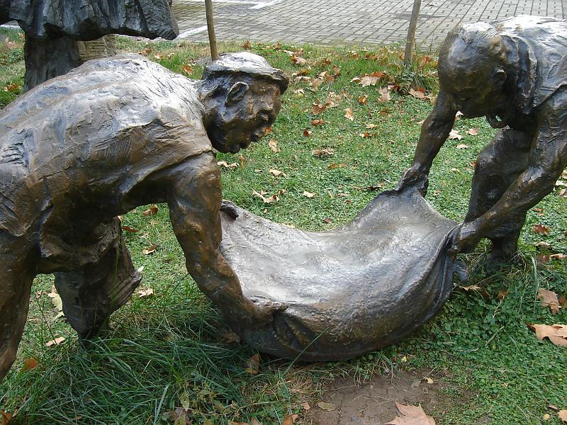DSC02474.JPG - Sculpture on the Nanjing University campus. 1 November 2009