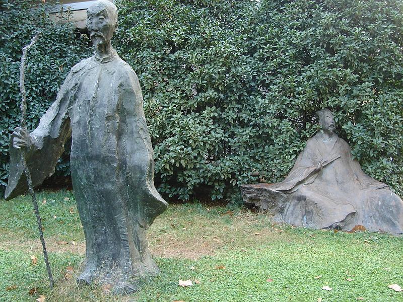 DSC02475.JPG - Two more sculptures on the Nanjing University campus. 1 November 2009