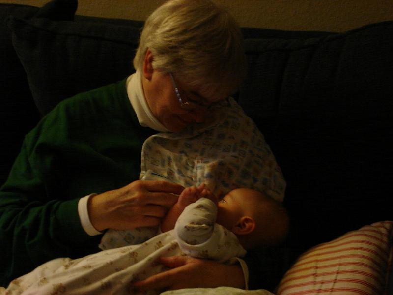 DSC02594.JPG - Grandma, and Sebastian getting a bottle, while Gretchen is at the RAC. 3 November 2009