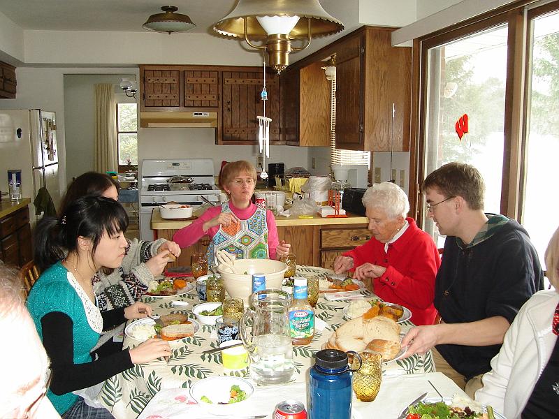 DSC02743.JPG - Bill, Xia, Brenda, LaVerne, Millie, Andrew, around the table. 30 December 2009