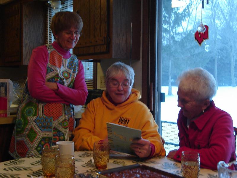 DSC02746.JPG - LaVerne, Judy, and Millie. 30 December 2009