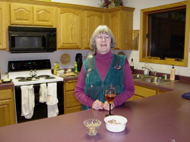 6b-kitchen.jpg - Bonnie in the kitchen of her home in Door County. 28 January 2006