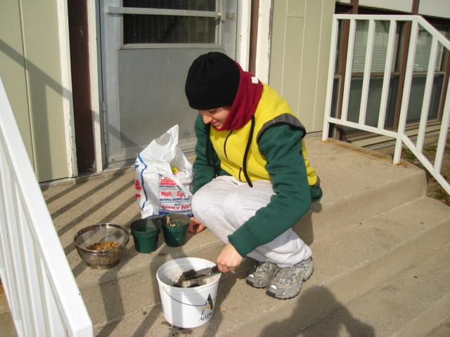 DSC00204.JPG - Brenda working the soil. 28 February 2006