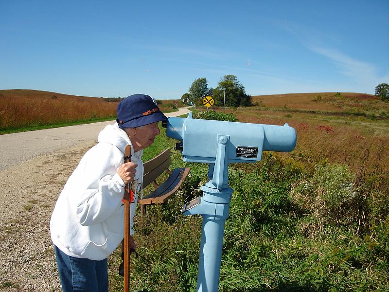 DSC00430.JPG - Ramona scoping out Goose Pond - about 20 miles north of Madison, near Arlington. 26 September 2006