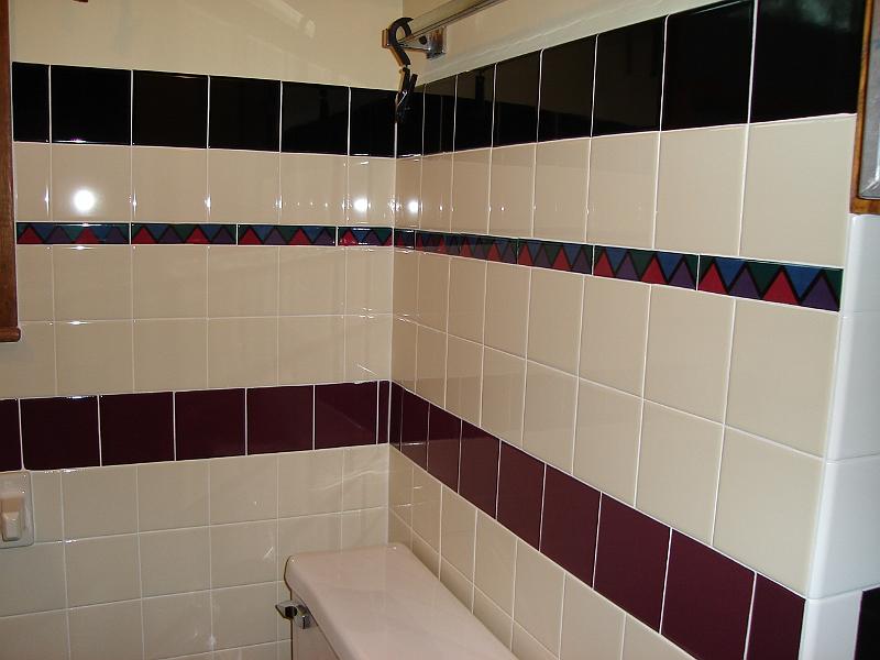 DSC00523.JPG - Tiling done. 25 October 2006