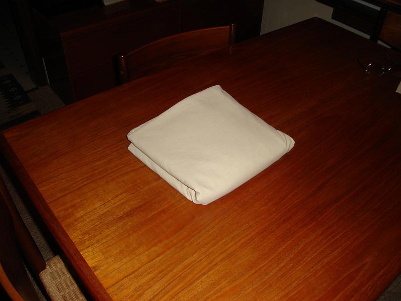 DSC00539.JPG - fold in half and you are done! 27 October 2006