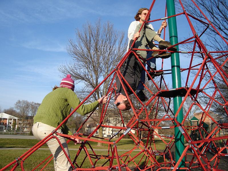 DSC00575.JPG - Gretchen, Matt, Andrew at Rennebohm Park, with Sarah in mind. 22 November 2006