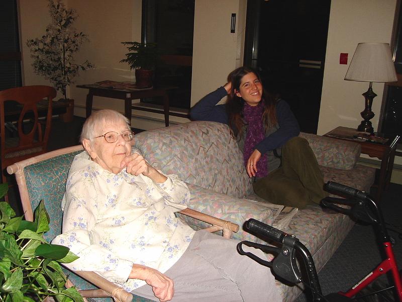 DSC00634_00.JPG - Lillian and Brenda are the audience. 22 November 2006