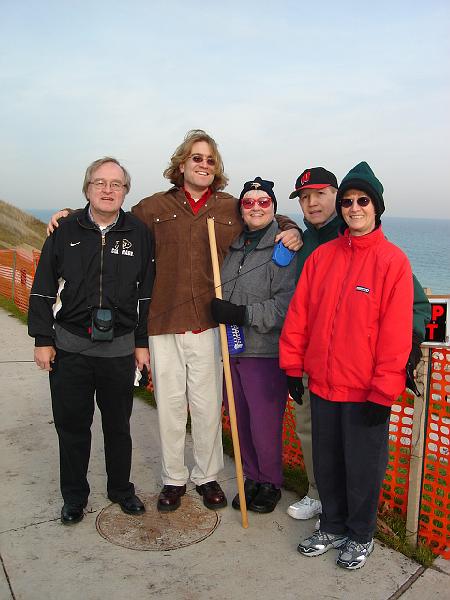 DSC00683.JPG - Bill, Andrew, Judy, Ed, LaVerne, and Dusty (not pictured)  on Concordia campus by Lake Michigan. 24 November 2006