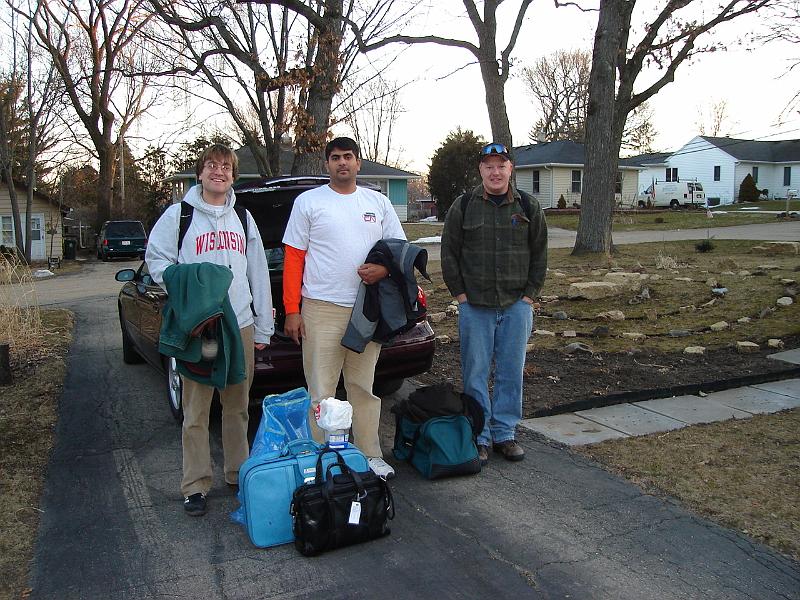 DSC00823.JPG - Andrew, Eshan, and Mike ready to head down to Urbana with a stop at O'Hare to plane spot and see the A380. 20 March 2007