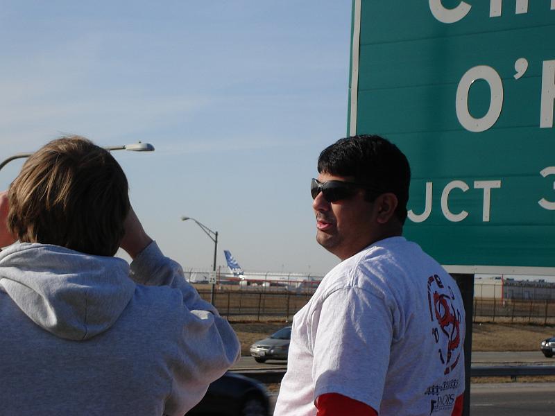 DSC00838.JPG - Andrew and Eshan looking at the A380. 20 March 2007