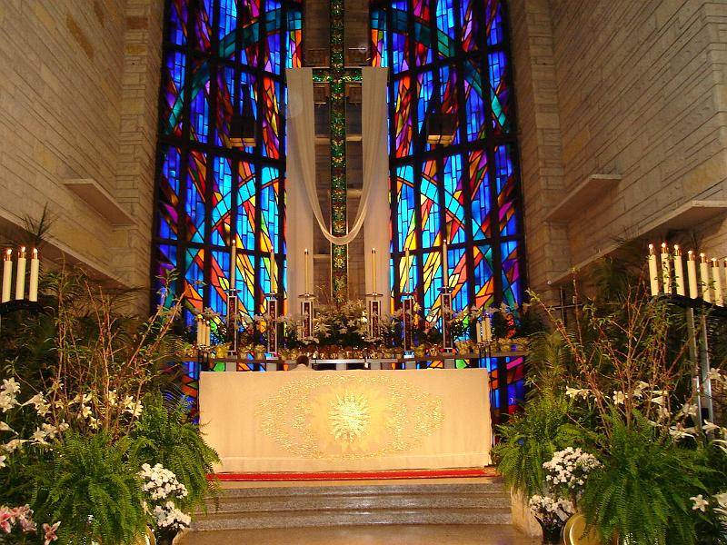 DSC00874.JPG - St. Luke's Church in Chicago, site of Emily and Ray's wedding. 28 April 2007