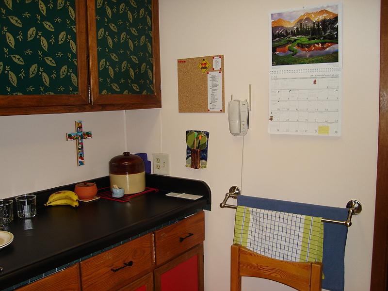 DSC00950.JPG - Kitchen walls repainted and everything hung back up. 12 June 2007
