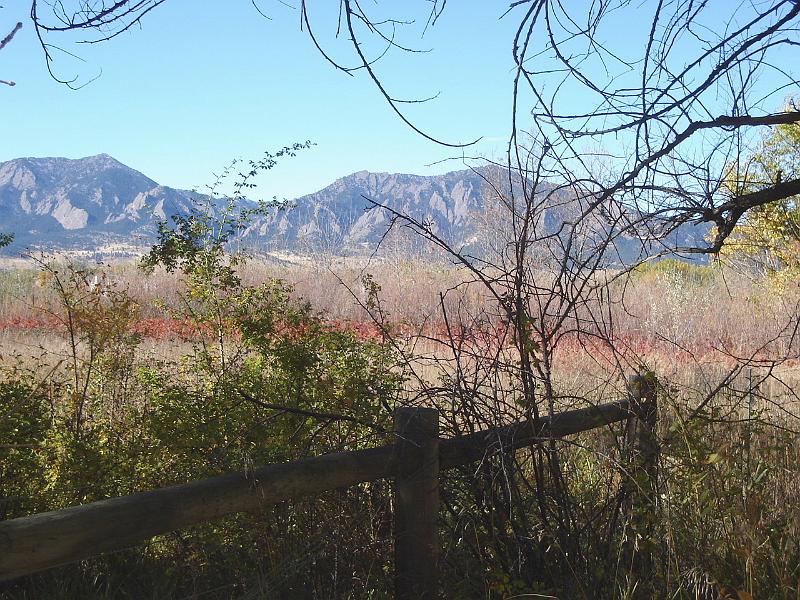 DSC01845.JPG - Another view of the Flatirons from the eastern loop of the Boulder bike path. 22 October 2007