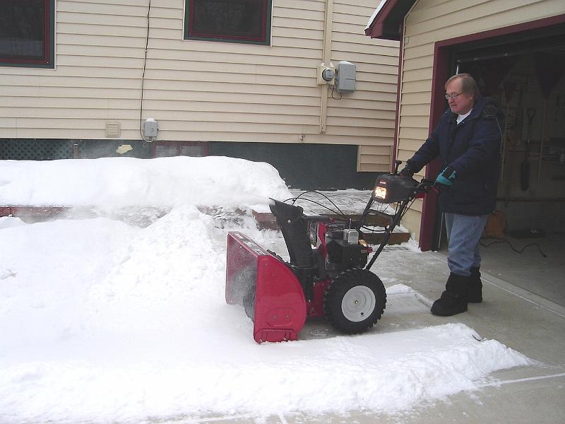 DSC02157.JPG - Bill doing just a practice run.  Thor will emerge from Thor's lair only when the snow is deep and heavy. 9 December 2007