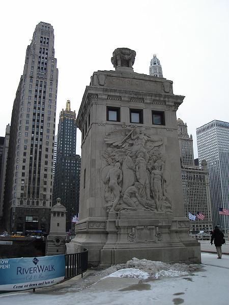 DSC02215.JPG - Crossing the Chicago River again, this time on Michigan Ave. heading south, with the Carbide and Carbon Building just visible. 21 February 2008