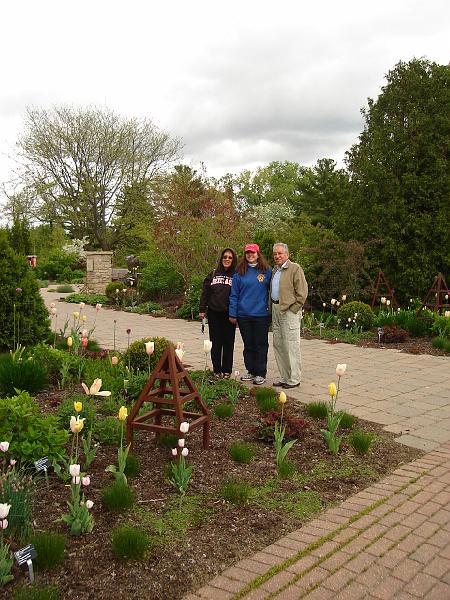 DSC02783.JPG - Amparo, Brenda, and Juan B. at Olbrich Gardens.  Madison 18 May 2008